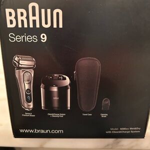 Braun Shaver Wet & dry with Clean & Charge System series 9 model 9290cc